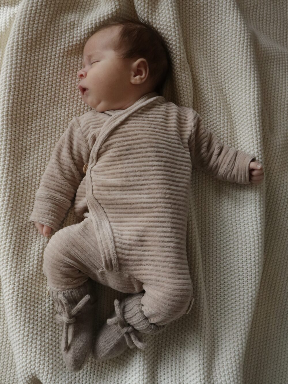 boxpakje-corduroy-zacht-velvet-taupe-babykleding