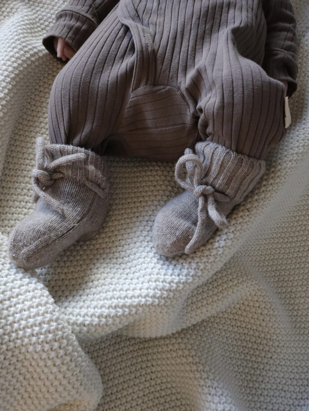 Newborn geboortepakje bruin rib onderzijde-boxpakje-bruin-rib-newborn