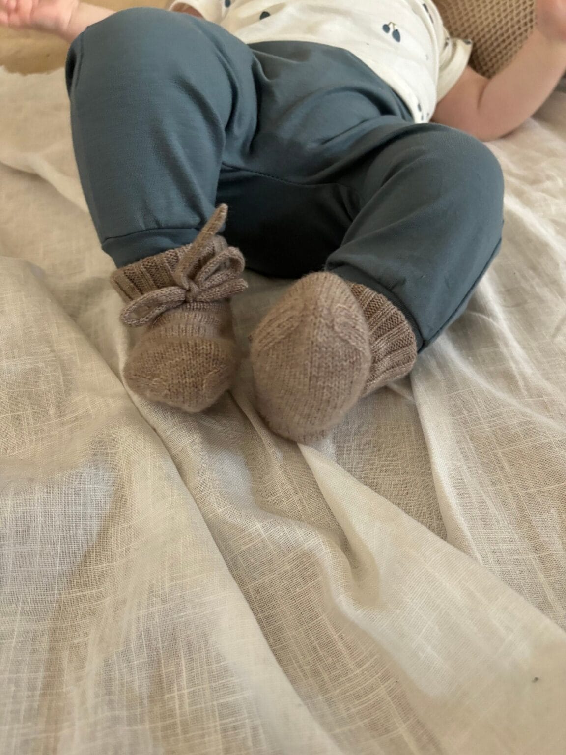 IMG_2405-scaled-1.jpeg Babyslofjes | merinowol taupe