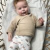 Baby overslagshirtje camel (mini cable) Baby overslagshirtje camel (mini cable)