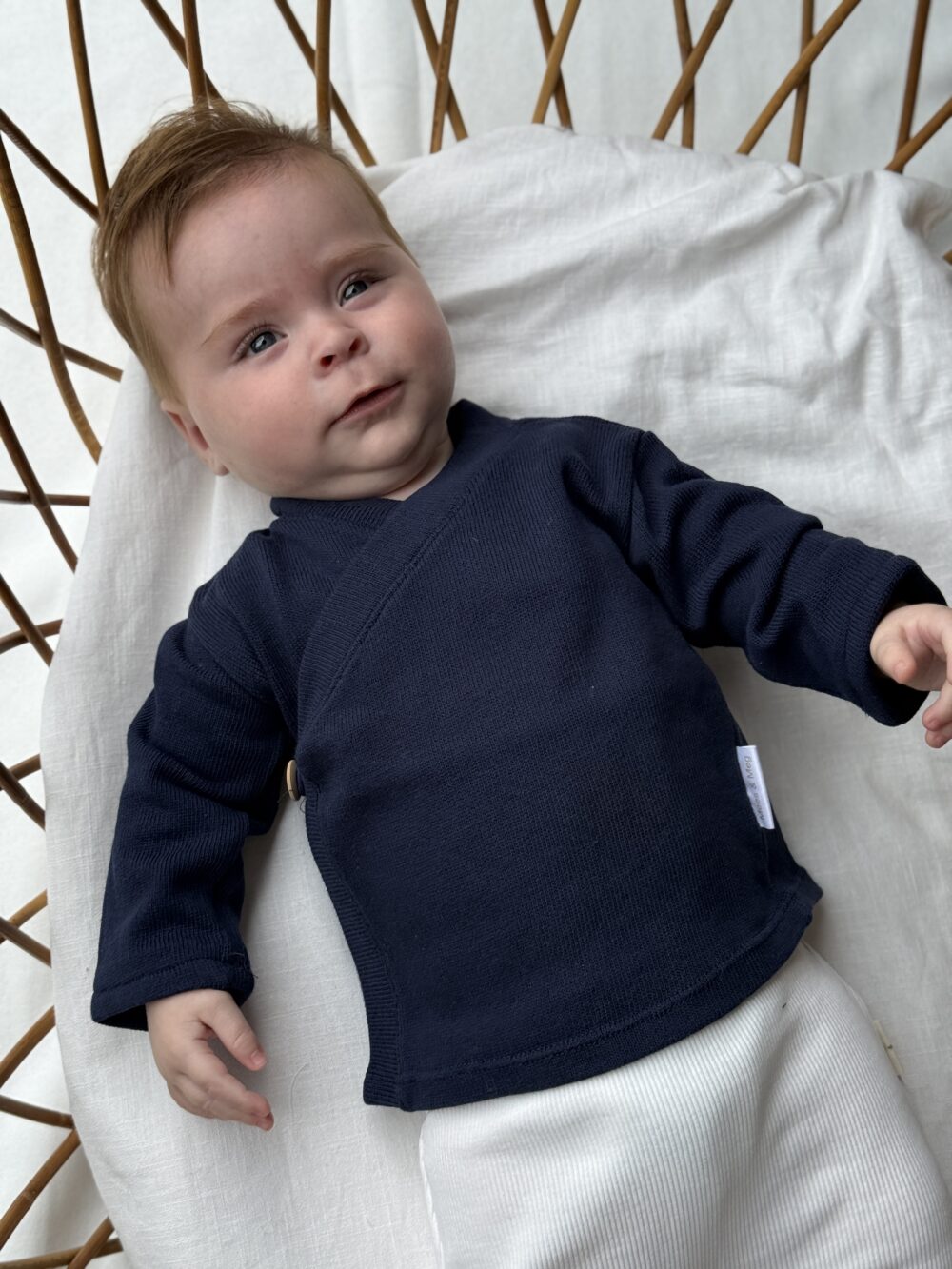 Baby overslagshirtje blauw (gebreid)