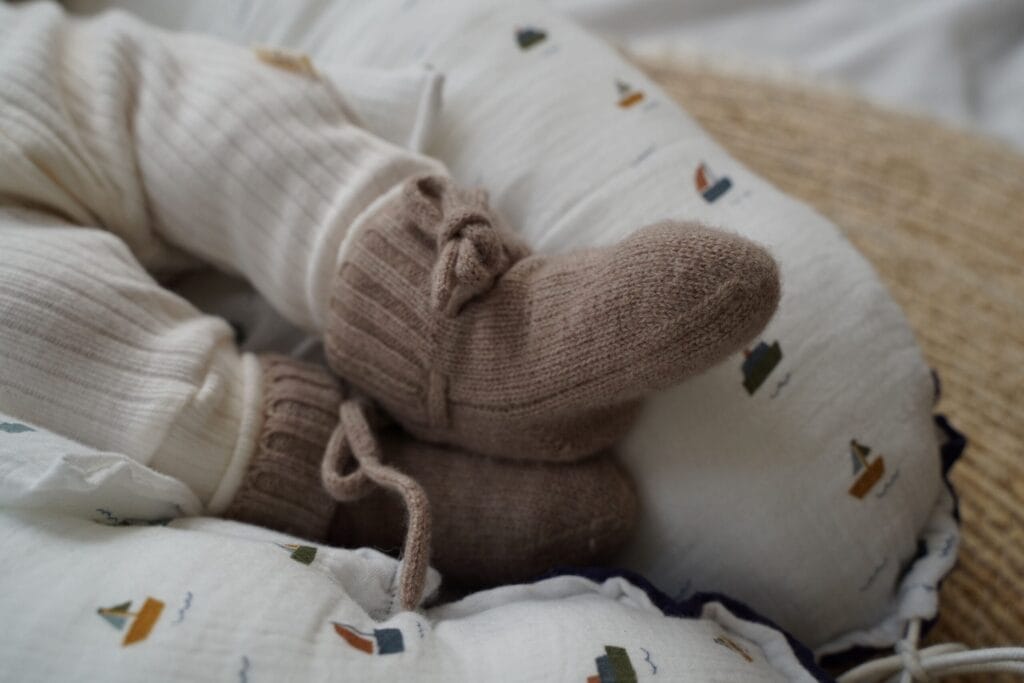 img_8442-1-scaled-1.jpeg Babyslofjes | merinowol taupe