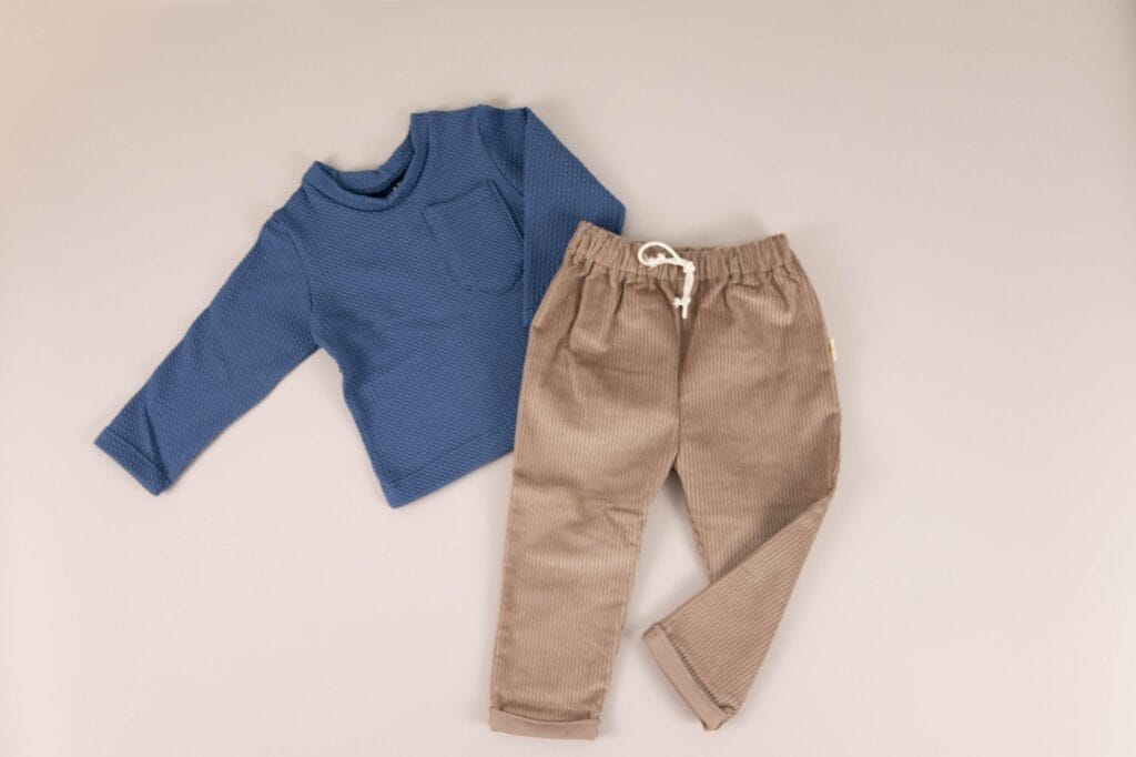 img_9168-scaled-1.jpeg Chino | bruin (corduroy)