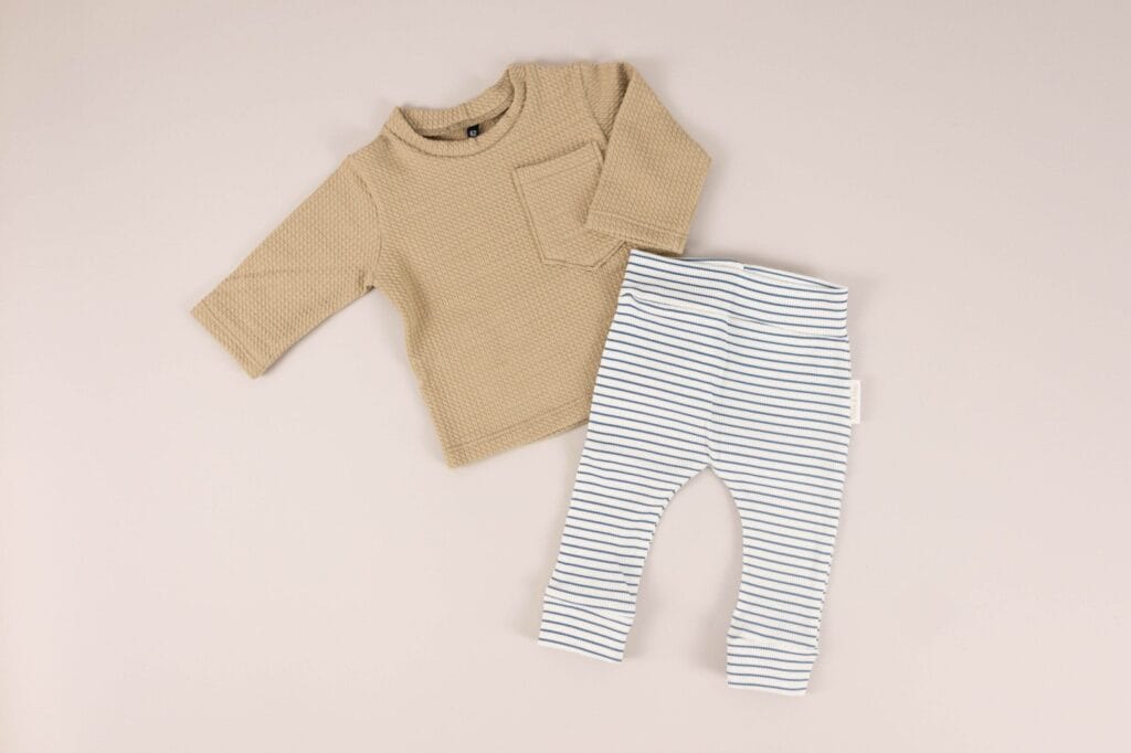 img_9179-scaled-1.jpeg Longsleeve | camel (mini cable)