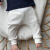 Baby broekje wit (rib) unisex Baby broekje wit (rib) unisex