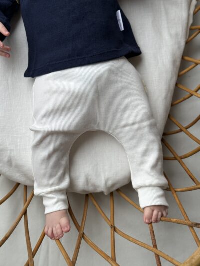 Baby broekje wit (rib) unisex