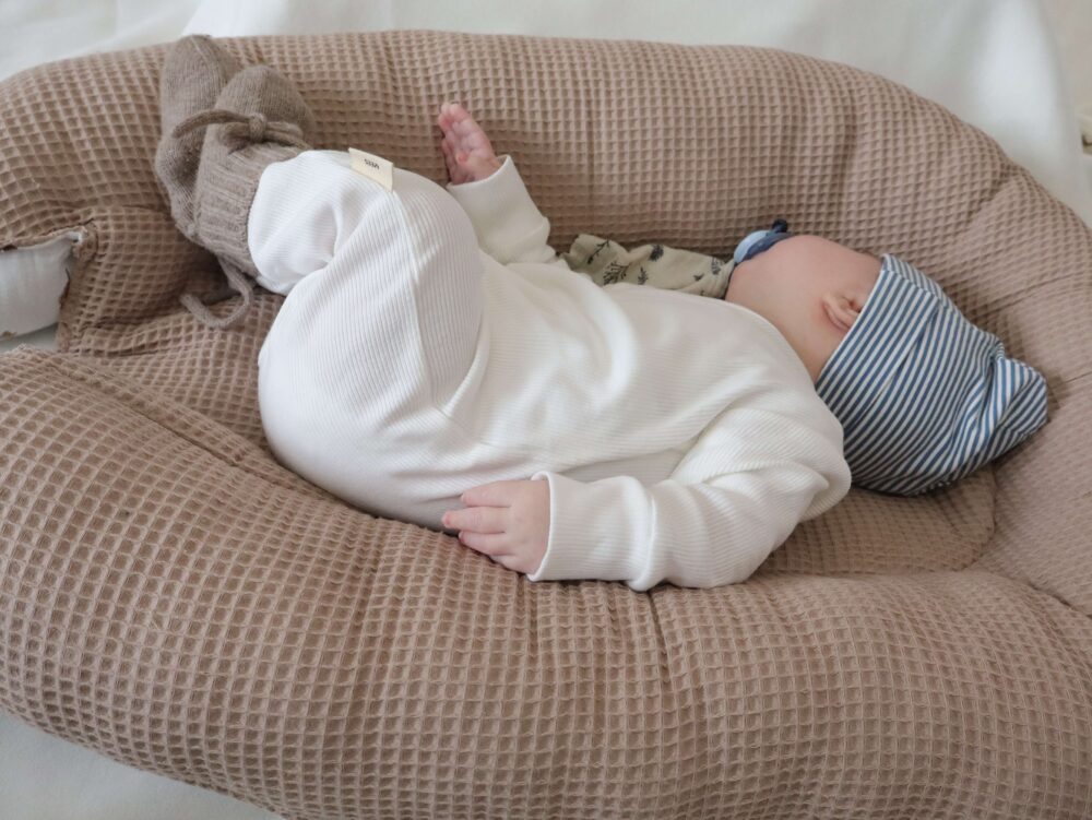 Boxpakje wit rib achterzijde Baby boxpakje wit (rib)