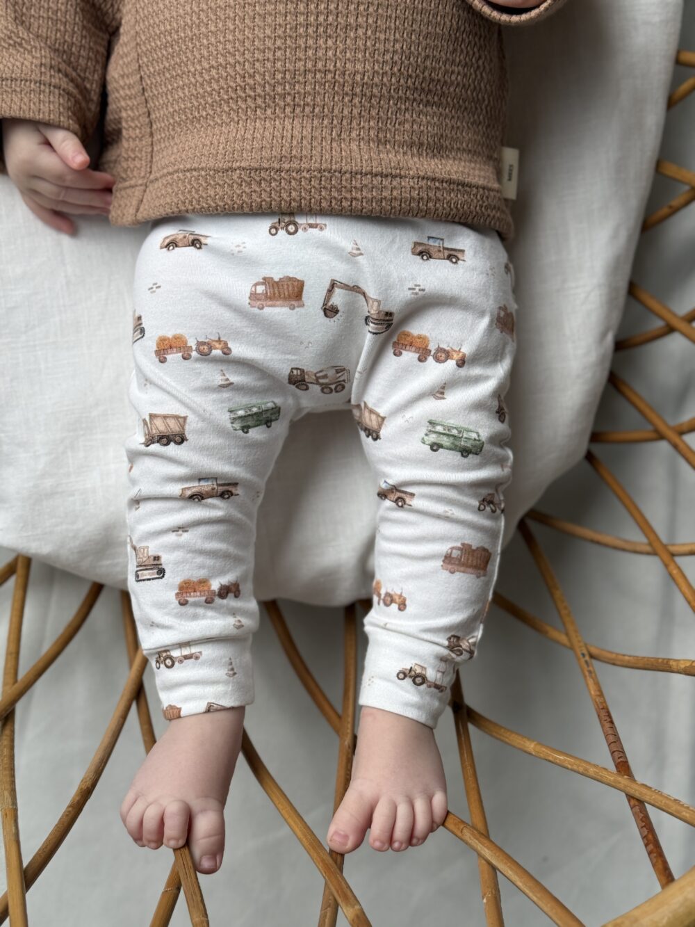 Baby broekje voertuigen ecru
