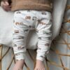 Baby broekje voertuigen ecru