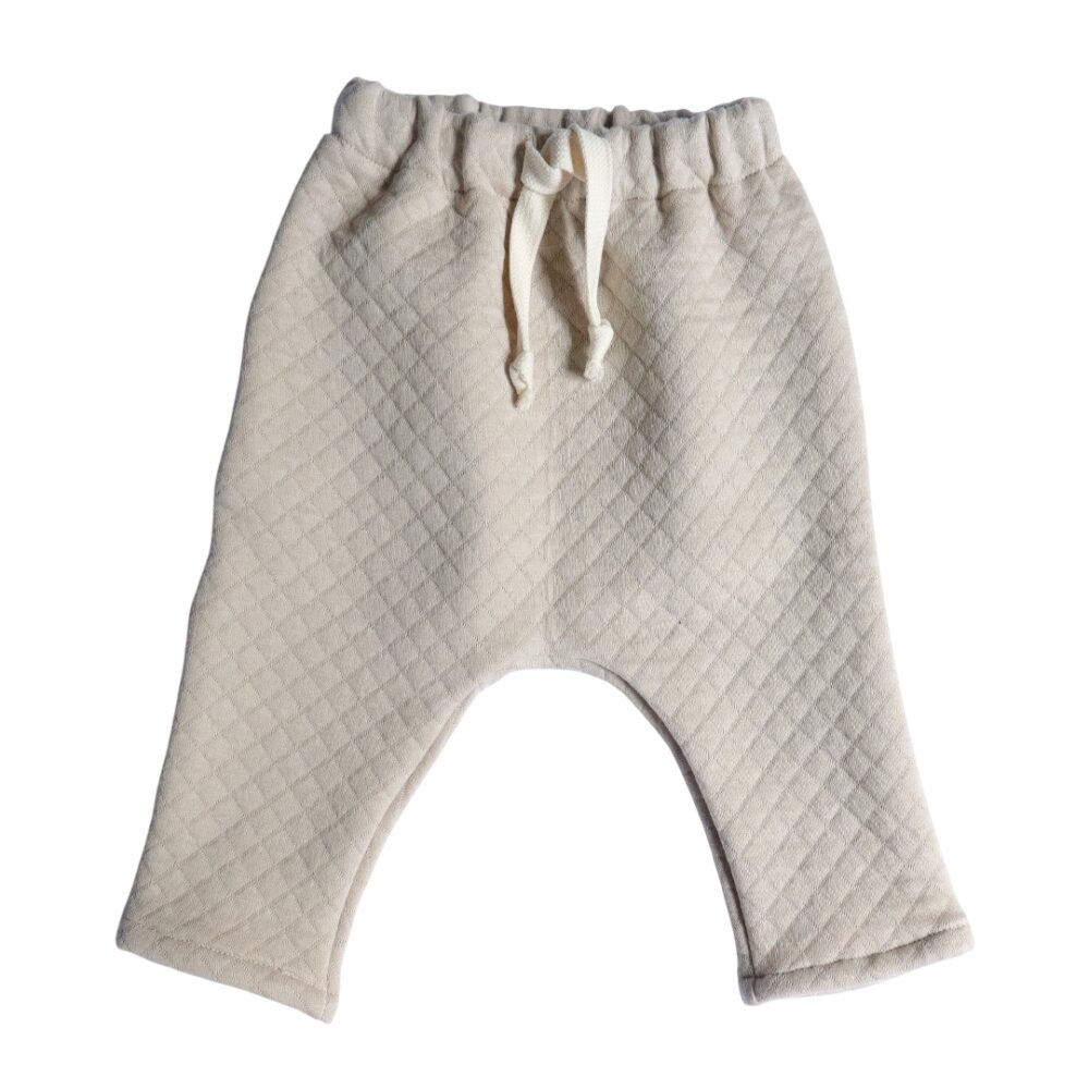 broekje-baby-kinderkleding-zandkleur-beige