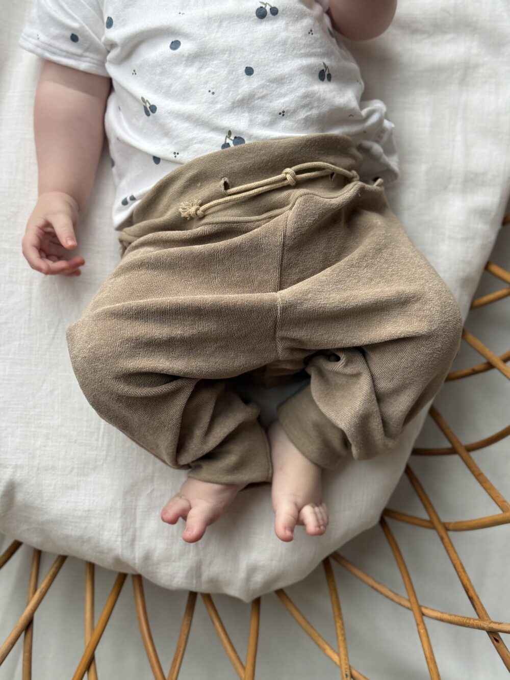 Baby broekje baggy bruin (badstof)